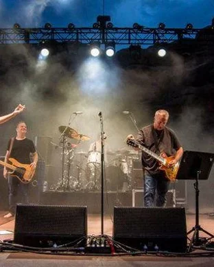 Live concert by Sundy Best