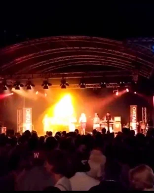 Debi Tirar Mas Fiestas