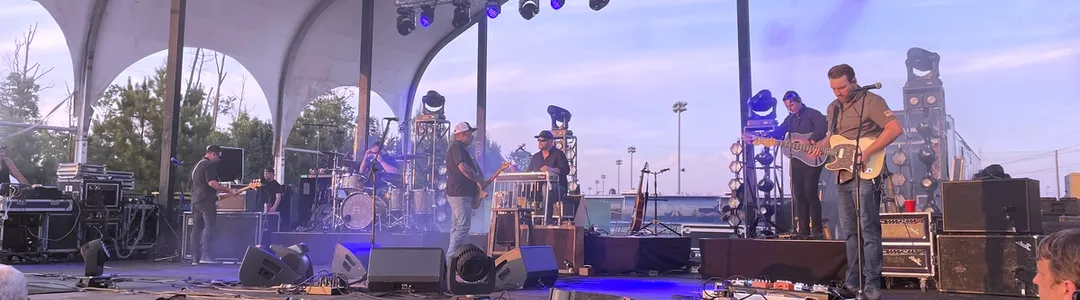 Aaron Lewis and The Stateliners